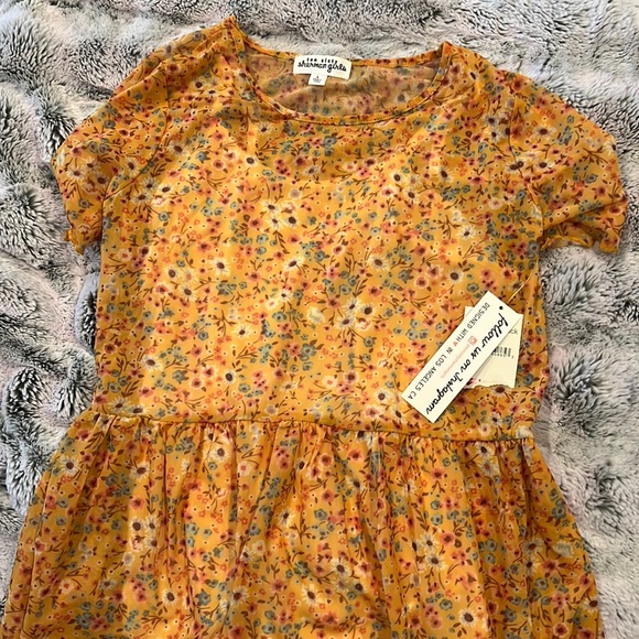 Super Cute Girls Large Floral Top - Picture 1 of 5
